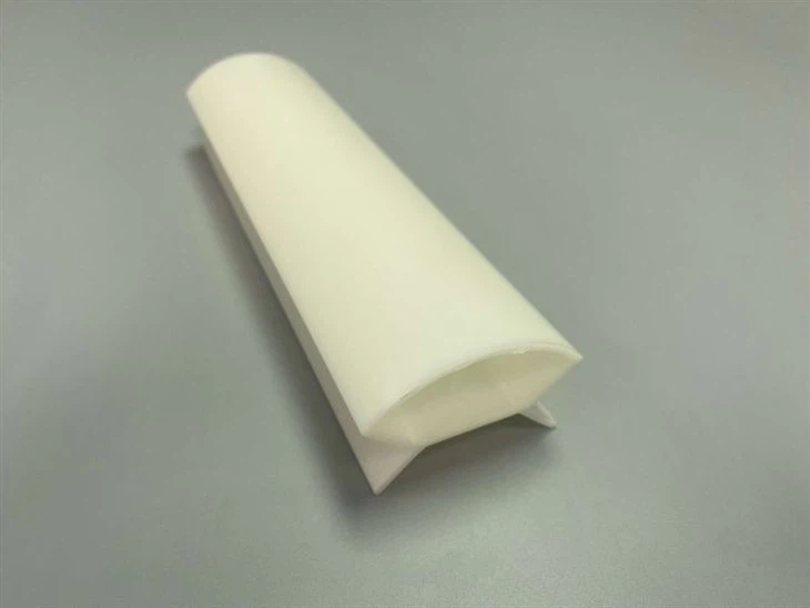 Corner Radius Profile Plastic 2800mm For Furniture Board