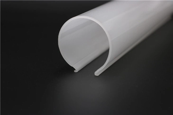 UV-resistent udendørs plastlyssprederdæksel